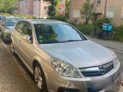 Gebraucht Opel Signum 114 PS (83 kW) 2007 Silber Kleinwagen