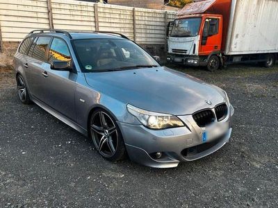Gebraucht BMW 530 M Sport 260 PS (191 kW) 2005 Grau Kombi