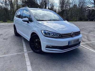 Gebraucht VW Touran Highline 150 PS (110 kW) 2018 Weiß Van / Kleinbus