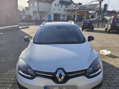 Weiß Gebraucht 2016 Renault Mégane GrandTour Life Kombi | 5.700 € (Guter Preis)