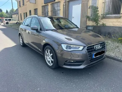 Gebraucht Audi A3 Attraction 150 PS (110 kW) 2014 Grau Limousine