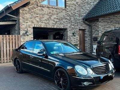 Gebraucht Mercedes E300 211 PS (155 kW) 2009 Schwarz Limousine