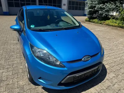 Gebraucht Ford Fiesta Trend 82 PS (60 kW) 2008 Blau Kleinwagen