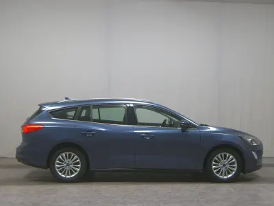 Używany Ford Focus Titanium 125 KM (91 kW) 2021 Niebieski Sedan/Limuzyna