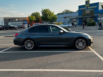 gebraucht BMW 320 D xDrive Sport (CarPlay, M-Lenkrad, Rückkamera, 19-Zoll)