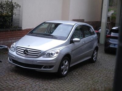 Gebraucht Mercedes B200 136 PS (100 kW) 2006 Silber Van / Kleinbus