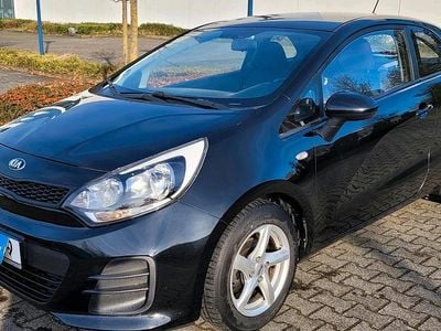 Gebraucht Kia Rio 84 PS (61 kW) 2016 Schwarz Kleinwagen