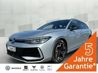 Gebraucht VW Passat Style 150 PS (110 kW) 2024 Oysteer silver metallic Kombi