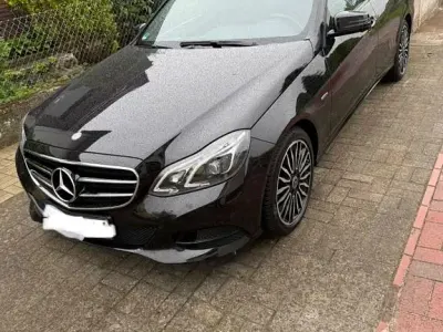 Gebraucht Mercedes E220 Night 170 PS (125 kW) 2016 Schwarz Limousine