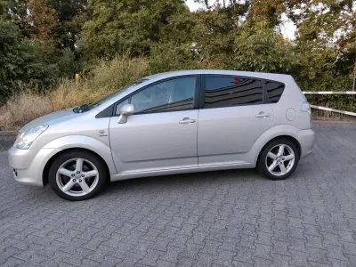 Gebraucht Toyota Corolla Verso 129 PS (94 kW) 2007 Silber Van / Kleinbus