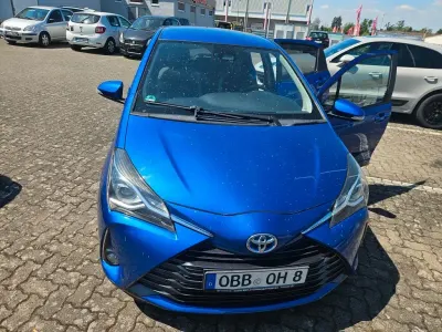 Gebraucht Toyota Yaris Style 101 PS (74 kW) 2018 Blau Limousine