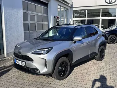 Neu Toyota Yaris Cross 131 PS (96 kW) 2025 Shimmering silver metallic SUV