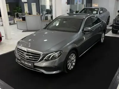 Gebraucht Mercedes E220 194 PS (142 kW) 2019 Grau Limousine