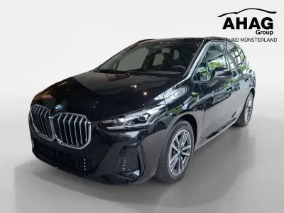 Neu BMW 218 Active Tourer Performance 136 PS (100 kW) 2026 Schwarz Van / Kleinbus
