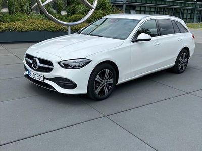 Weiß Gebraucht 2025 Mercedes C300e Avantgarde Kombi | 49.400 € (Teuer)