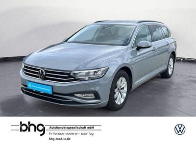 Grau Gebraucht 2022 VW Passat Business Kombi | 20.420 € (Guter Preis)