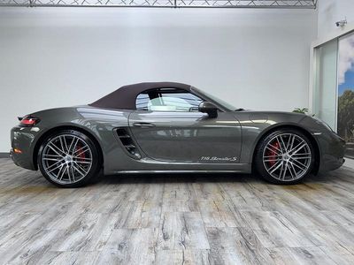 Aventuringrün metallic Gebraucht 2025 Porsche 718 Boxster S Cabrio | 88.489 € (Fairer Preis)