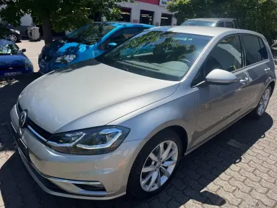 Gebraucht VW Golf VII Highline 150 PS (110 kW) 2019 Tungsten silver metallic Limousine