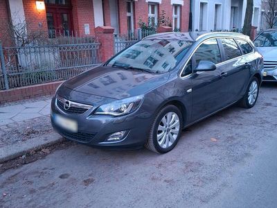 Gebraucht Opel Astra 140 PS (102 kW) 2012 Schwarz Kombi