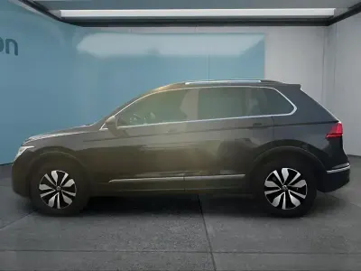 Usata VW Tiguan 150 CV (110 kW) 2023 Nero SUV