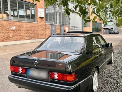 Gebraucht Mercedes 190 132 PS (97 kW) 1989 Schwarz Limousine
