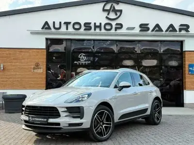 Gebraucht Porsche Macan 245 PS (180 kW) 2020 Racetrackgrey/kreide/crayon/ch SUV