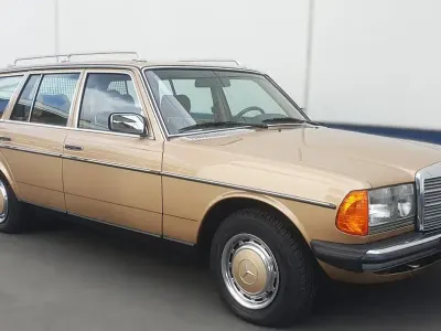 Gebraucht Mercedes 300 125 PS (91 kW) 1981 Gold Limousine