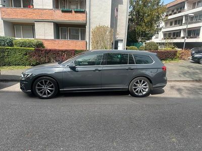 Second-hand VW Passat R-line 190 CP (139 kW) 2015 Gri Break