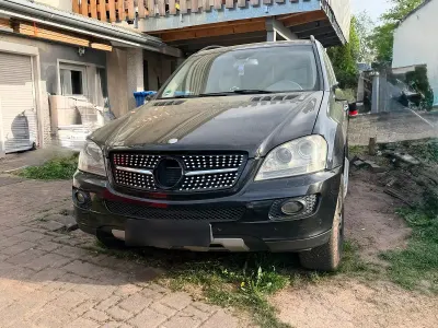 Usata Mercedes ML320 224 CV (164 kW) 2006 Nero SUV