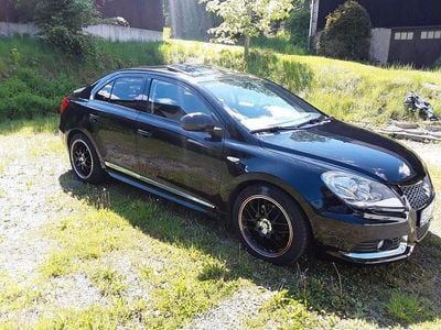 Schwarz Gebraucht 2013 Suzuki Kizashi Sport Limousine | 9.400 € (Etwas zu teuer)