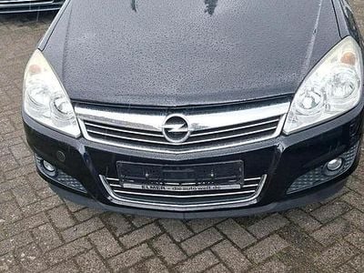 Gebraucht Opel Astra 115 PS (84 kW) 2007 Schwarz Kleinwagen