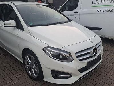 Usata Mercedes B180 132 CV (97 kW) 2017 Bianco Monovolume