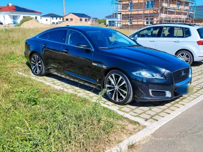 Second-hand Jaguar XJ 300 CP (220 kW) 2019 Negru Berlinǎ