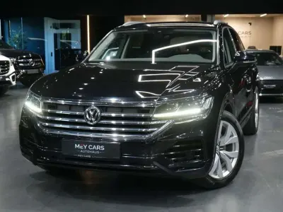 Gebraucht VW Touareg Basis 231 PS (169 kW) 2019 Deep black SUV