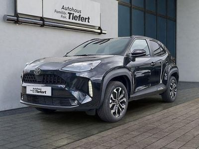 Neu Toyota Yaris Cross 131 PS (96 kW) 2025 Schwarz SUV