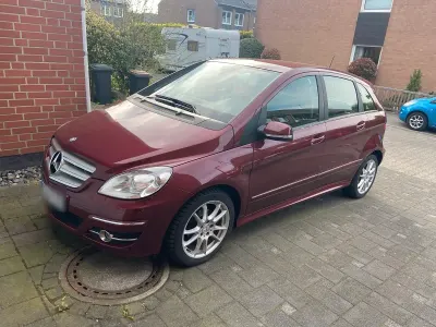 Gebraucht Mercedes B160 95 PS (69 kW) 2010 Rot Van / Kleinbus