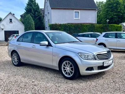 Gebraucht Mercedes C180 156 PS (114 kW) 2010 Silber Limousine