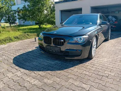 Gebraucht BMW 750 404 PS (297 kW) 2010 Grau Limousine