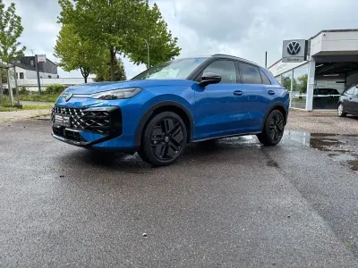 Neu VW T-Roc R-line 150 PS (110 kW) 2026 Blau SUV
