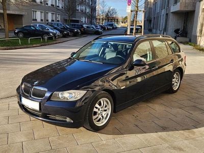 Gebraucht BMW 320 150 PS (110 kW) 2006 Blau Kombi