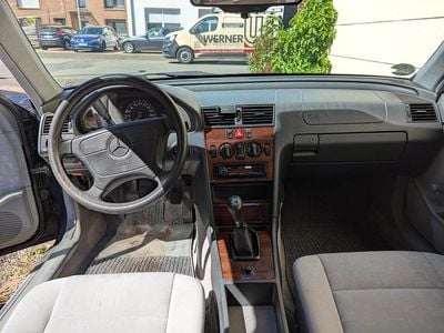 Mercedes C180