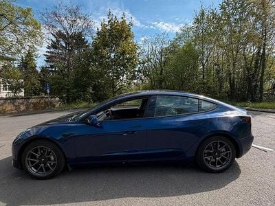 Begagnad Tesla Model 3 Standard Range 208 kW (283 HK) 2021 Blå Sedan
