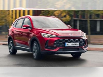 Neu MG ZS Luxury 195 PS (143 kW) 2025 Grün (emerald green metallic) SUV
