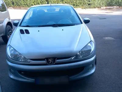 Gebraucht Peugeot 206 CC 108 PS (79 kW) 2005 Silber Cabrio