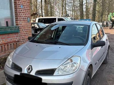 Gebraucht Renault Clio II 55 PS (40 kW) 2005 Grau Kleinwagen