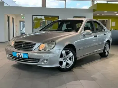 Gebraucht Mercedes C200 163 PS (119 kW) 2004 Silber Limousine