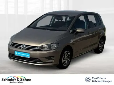 Używany VW Golf VII Sound 125 KM (91 kW) 2017 Złoty Sedan/Limuzyna