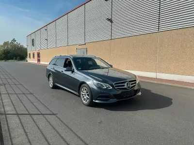 Gebraucht Mercedes E250 204 PS (150 kW) 2015 Grau Kombi
