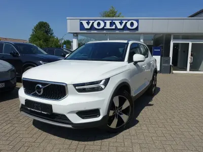Gebraucht Volvo XC40 Momentum 150 PS (110 kW) 2019 Weiß SUV