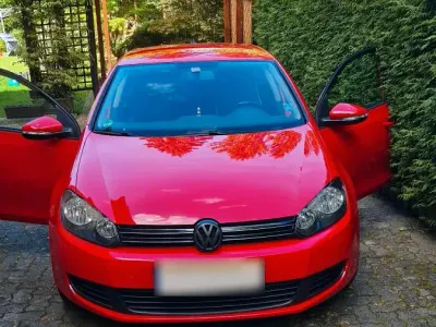 Gebraucht VW Golf VI 122 PS (89 kW) 2009 Rot Kleinwagen